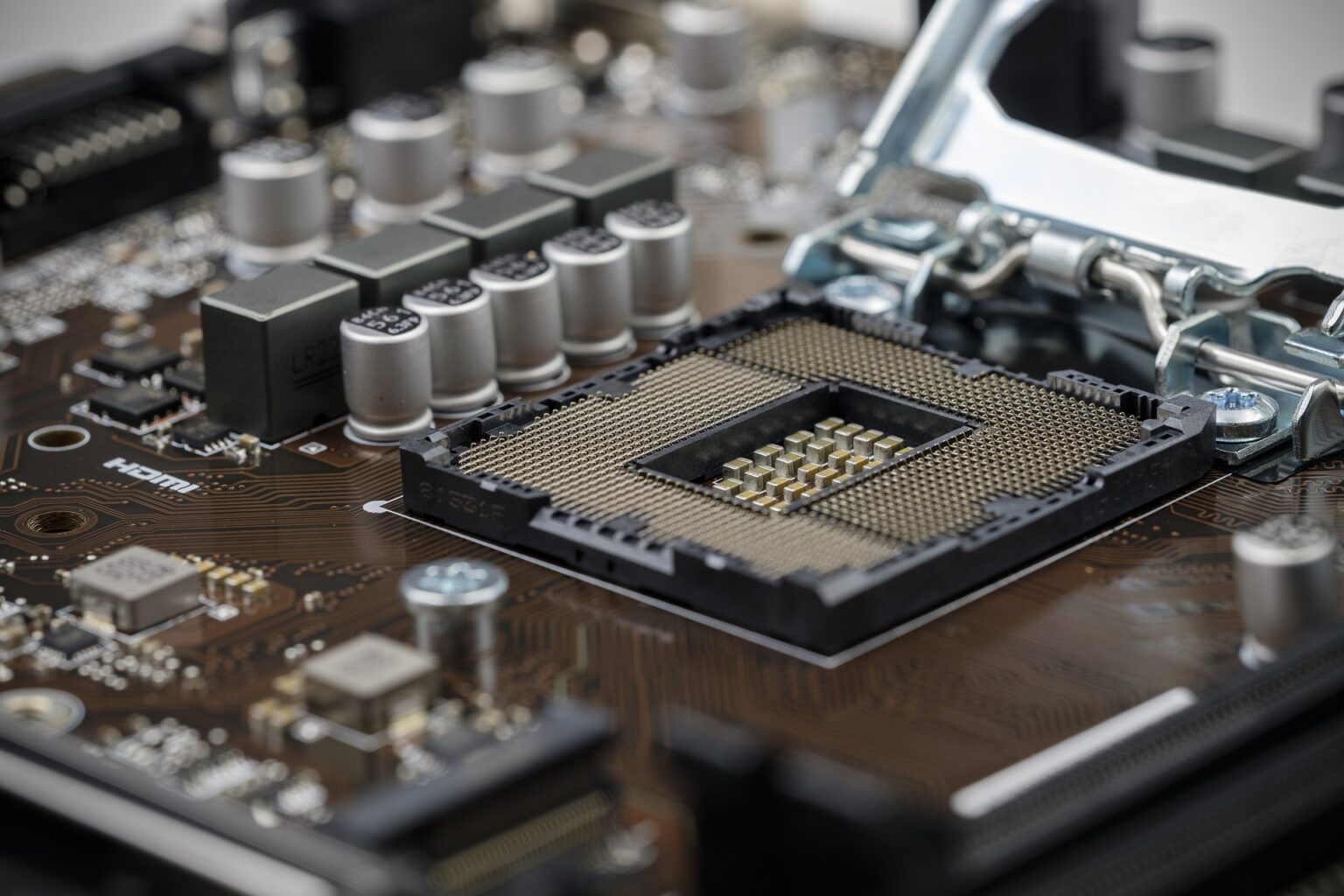 Soclul procesorului CPU socket de tip LGA pe o placa de baza