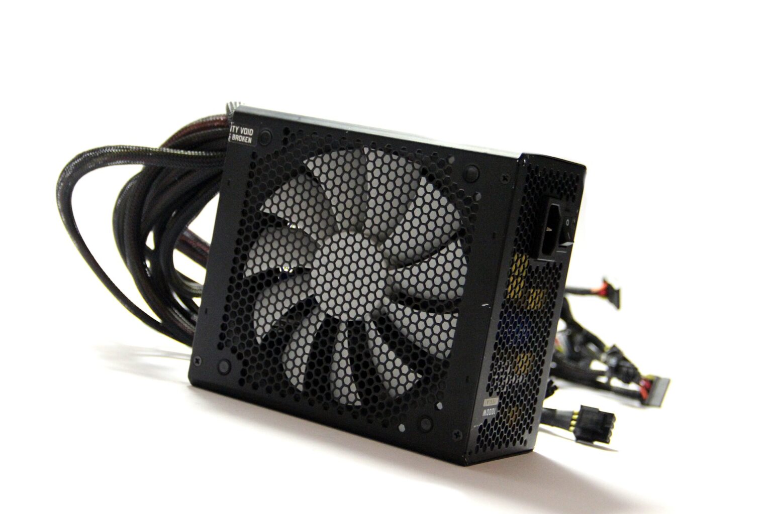 Sursa de alimentare PC desfacuta si componentele electronice interne